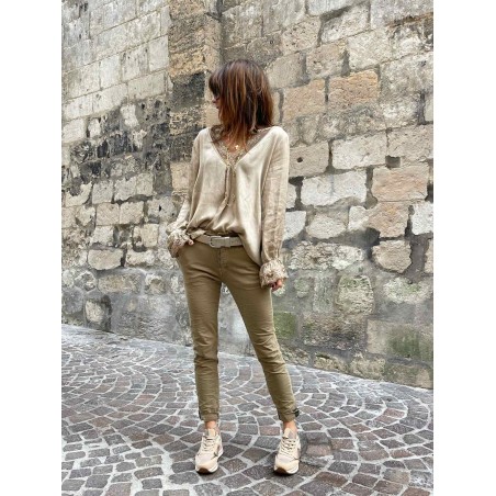 Top dentelle camel