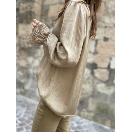 Top dentelle camel