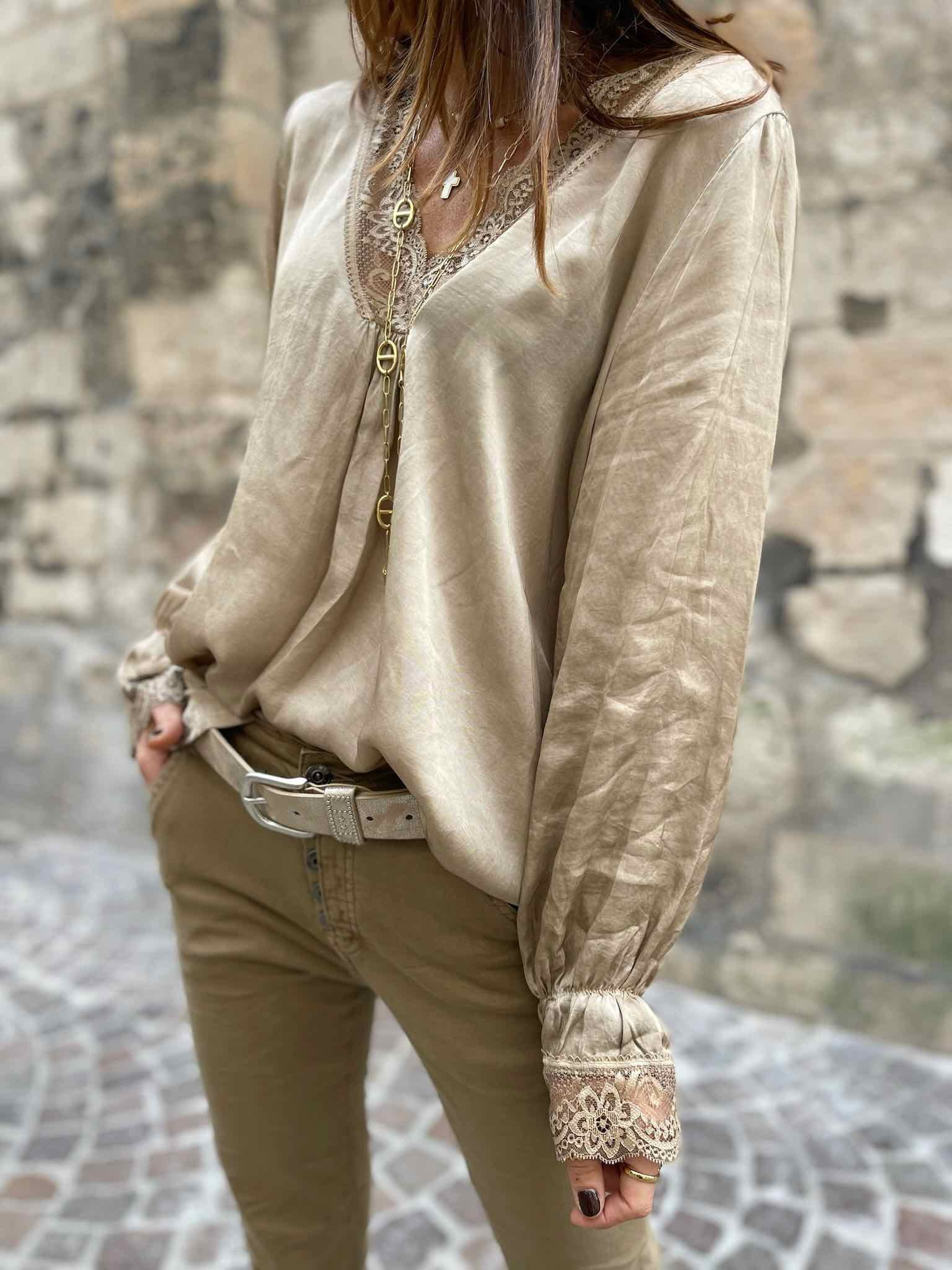 Top dentelle camel