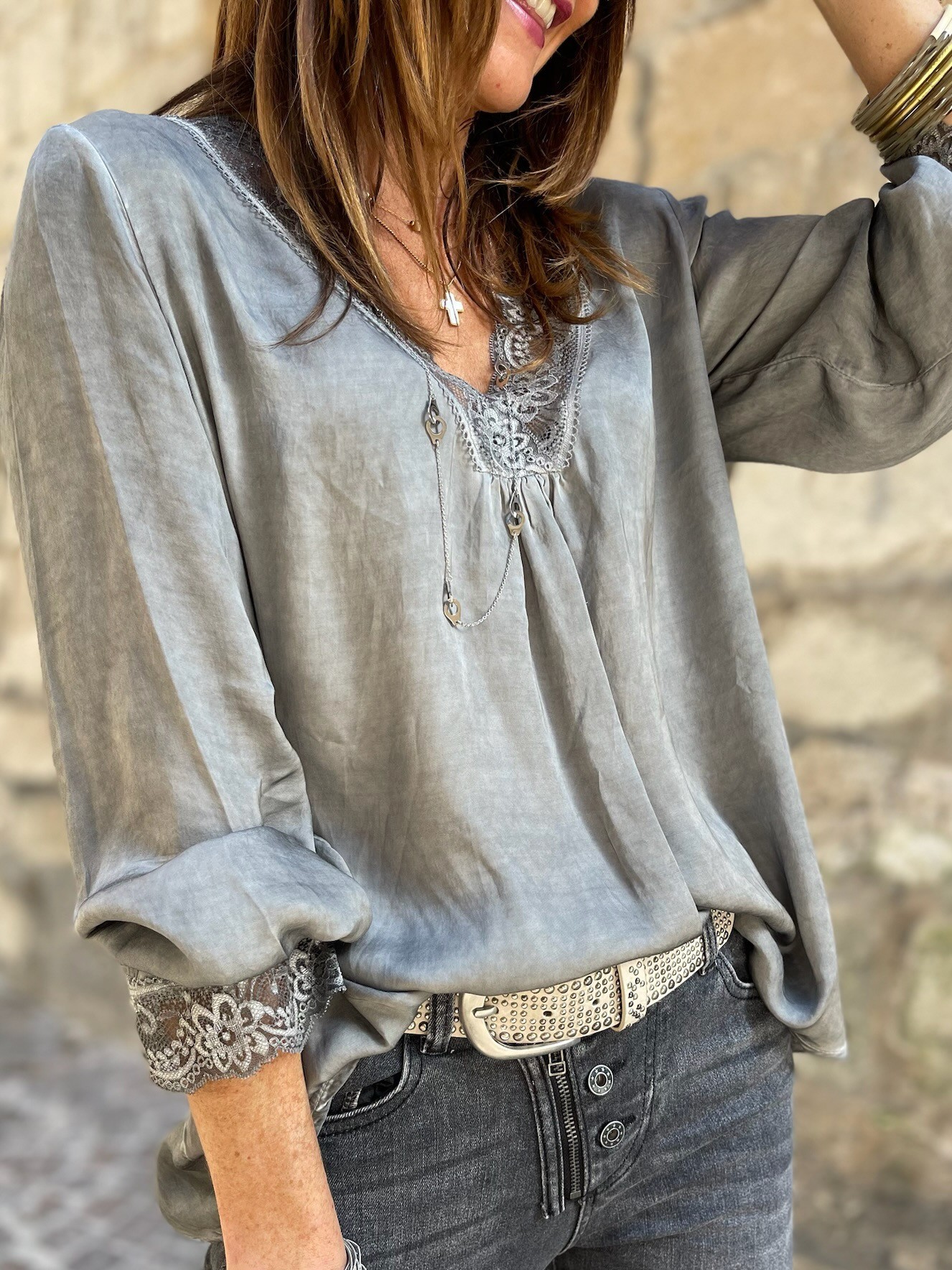 Top dentelle gris