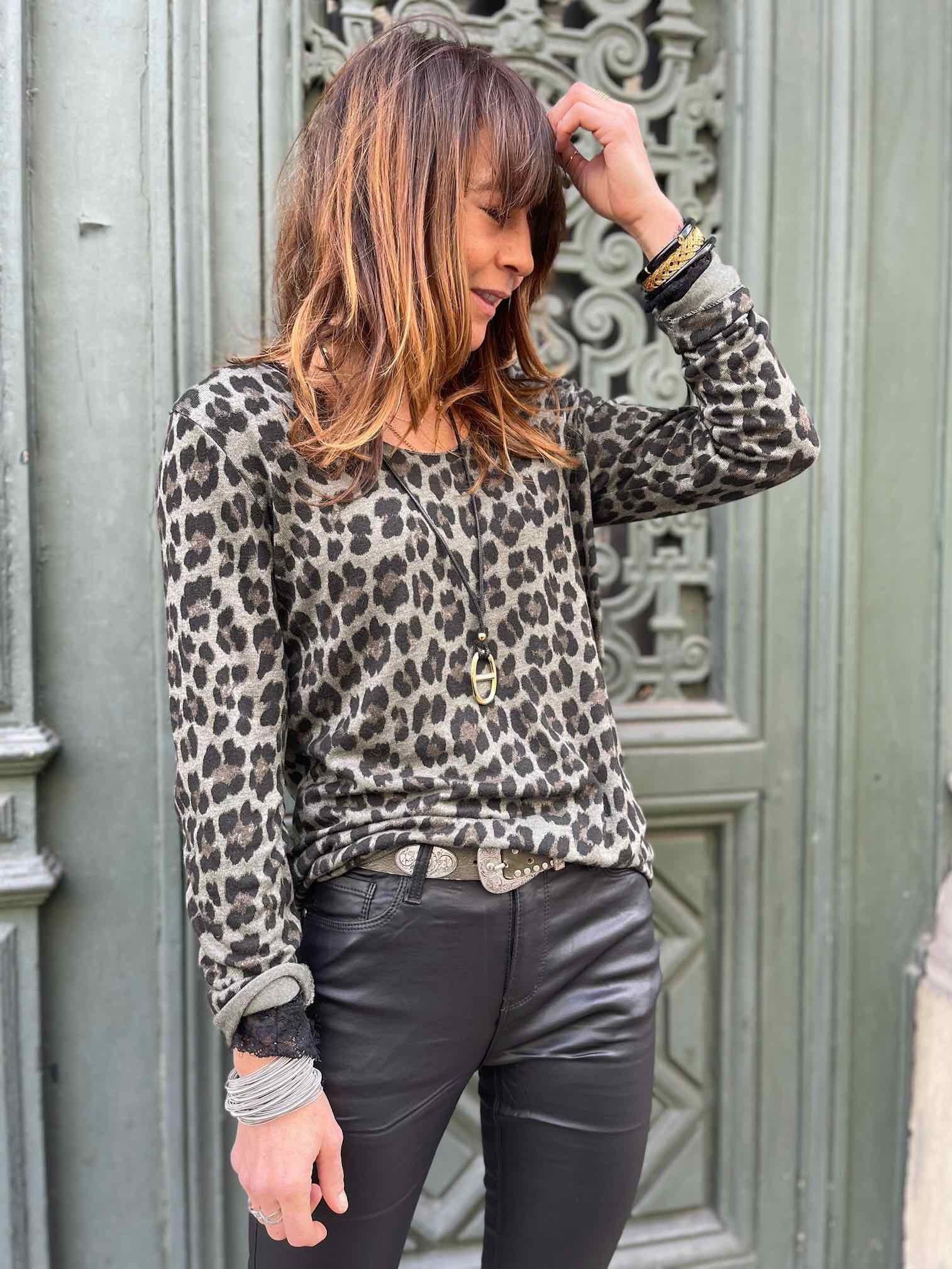 Top léo kaki