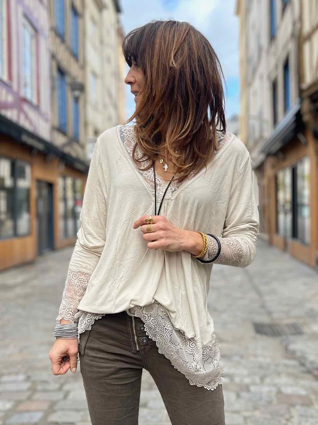 Sous pull dentelle V