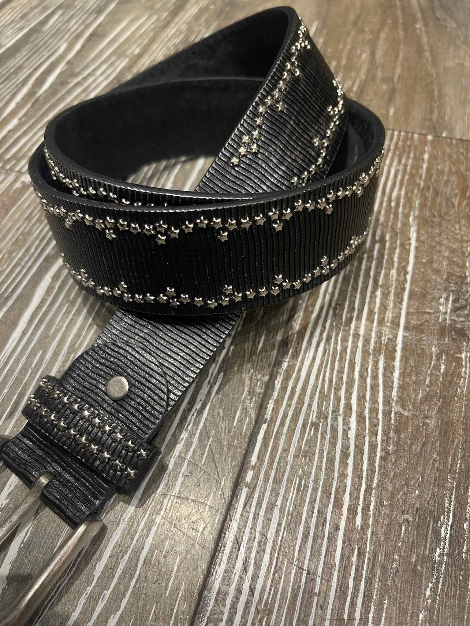 Ceinture noire striée étoiles