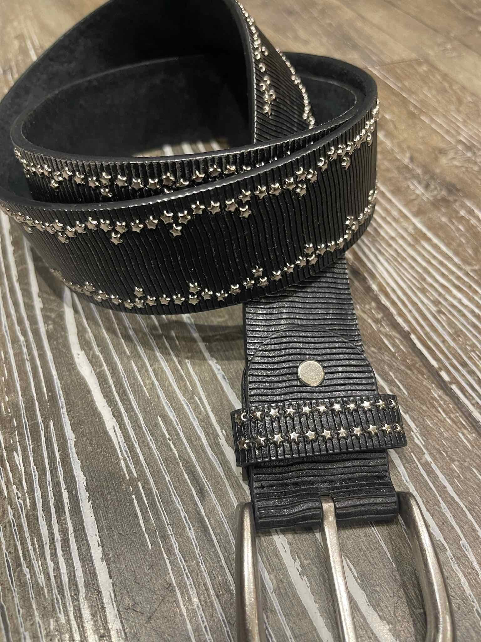 Ceinture noire striée étoiles