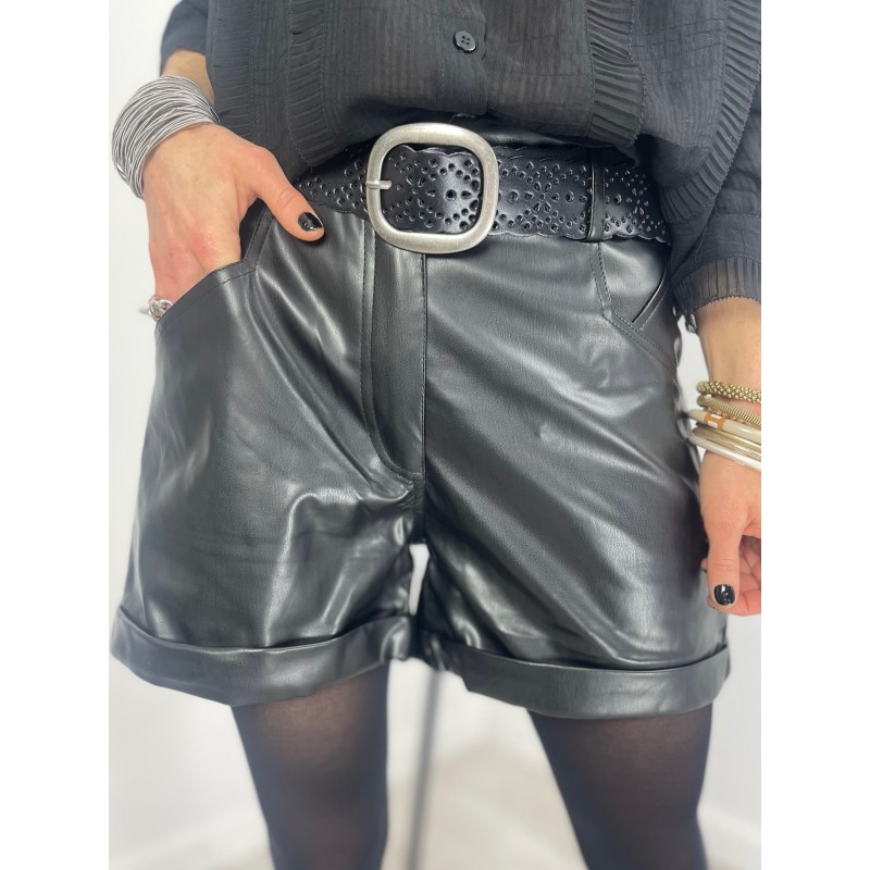 Short simili cuir noir