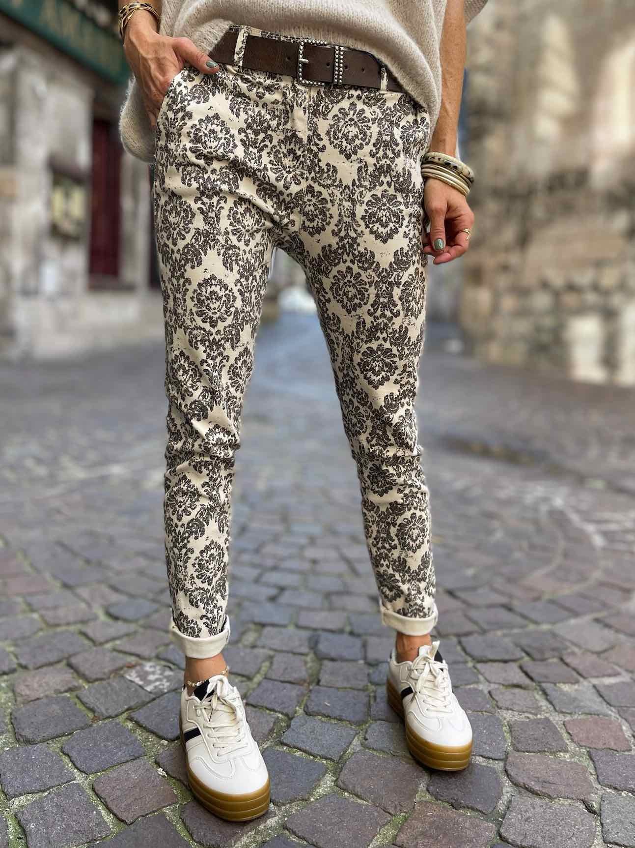 Chino arabesque choco