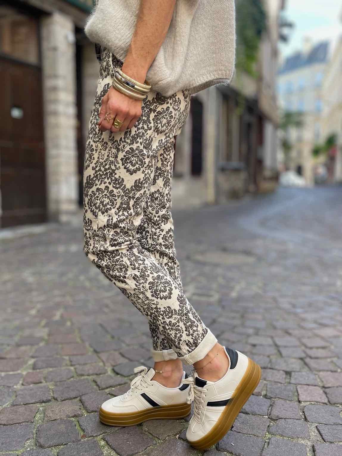 Chino arabesque choco
