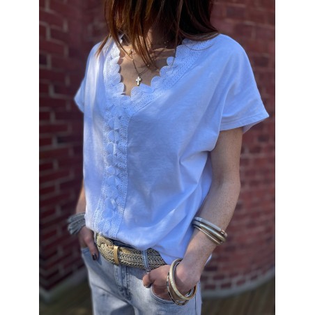 Top broderie blanc
