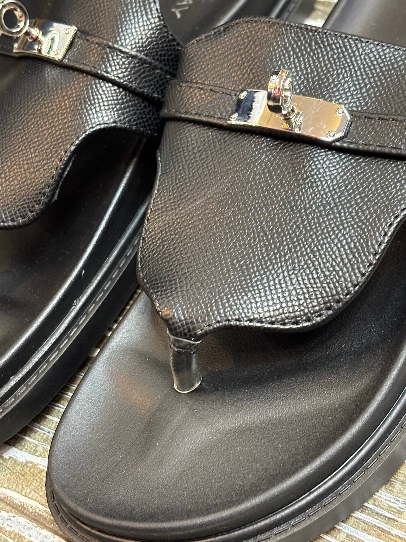 Sandales simili noires