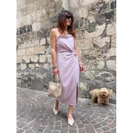 Robe lilas froncée