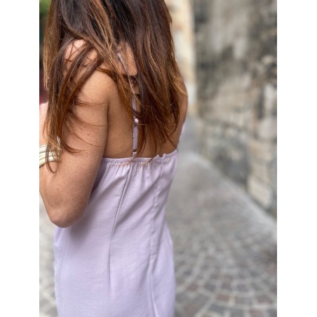 Robe lilas froncée