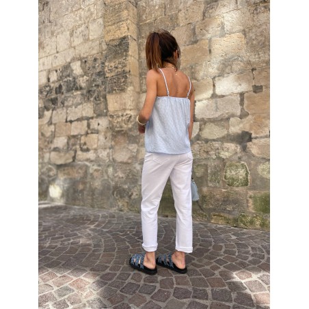 Top broderie bleu