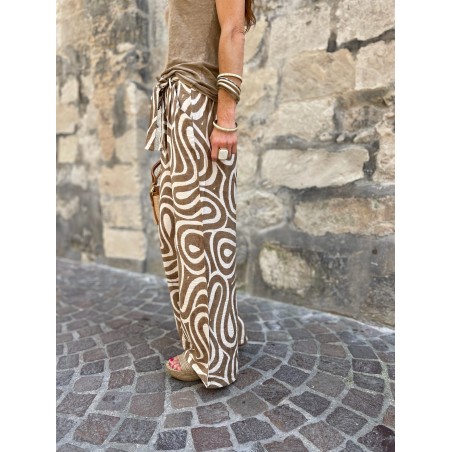 Pantalon fluide camel à motifs