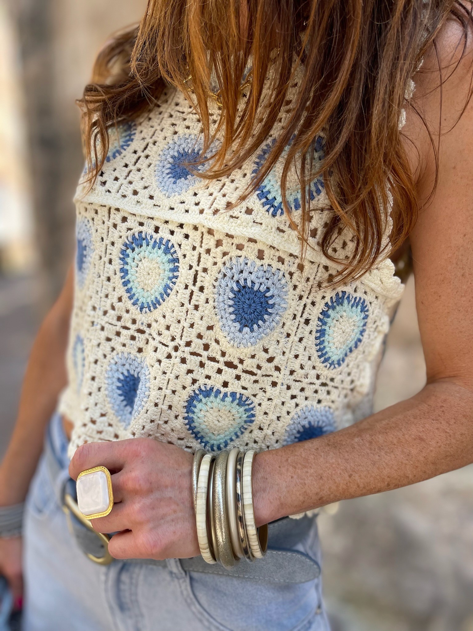 Top crochet motifs bleus