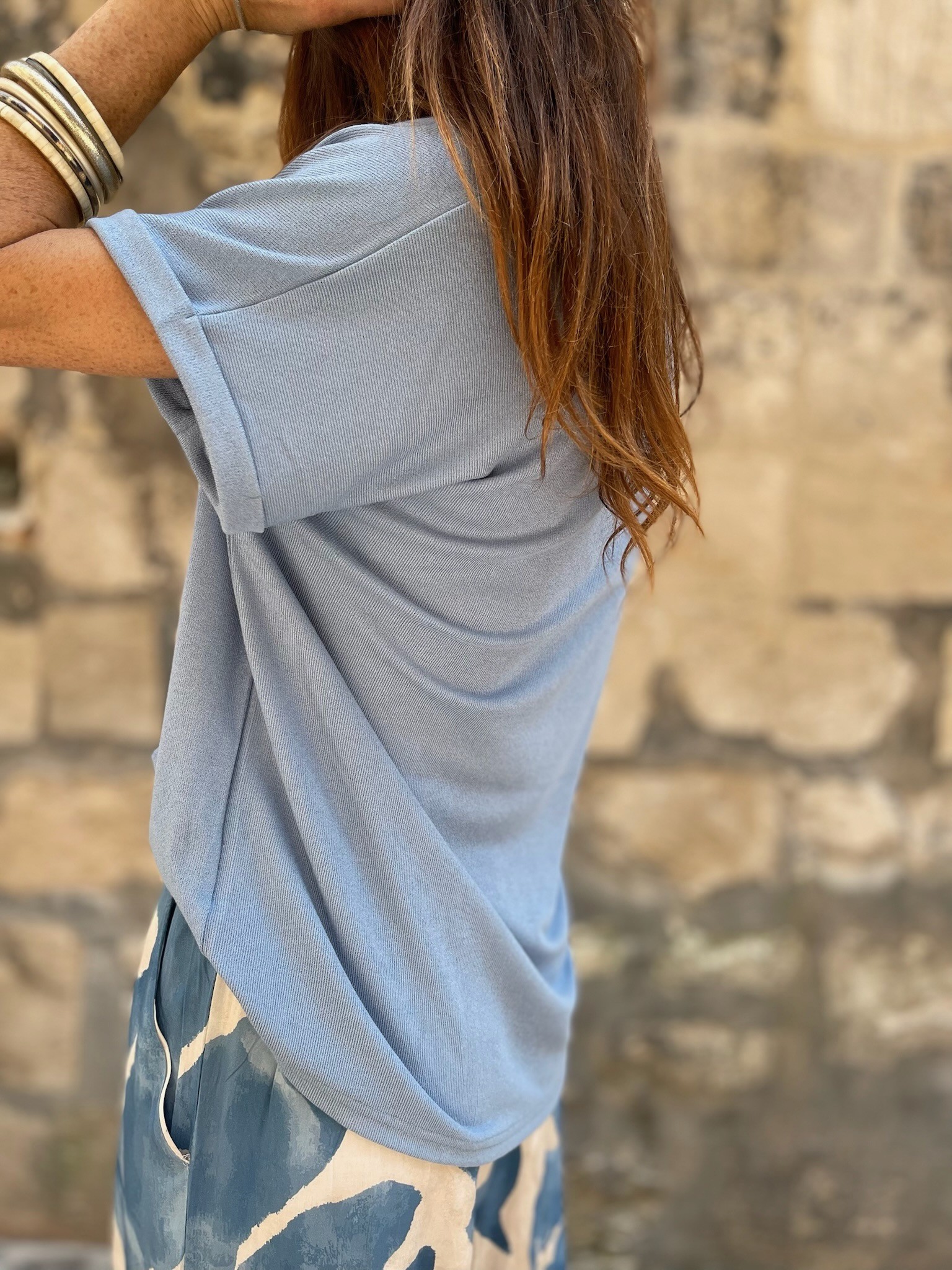 Top bleu ciel col V