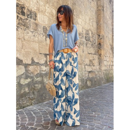 Pantalon fluide bleu à motifs