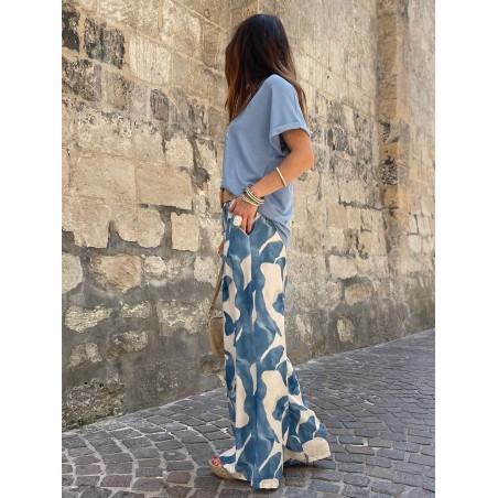 Pantalon fluide bleu à motifs