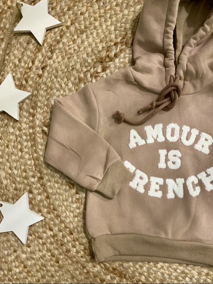 Sweat Amour is french Camel