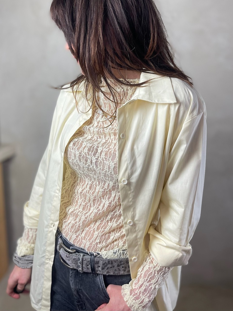 Top tout dentelle jaune