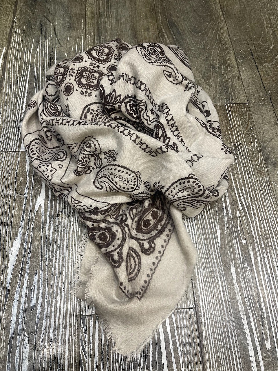 Foulard carré ecru