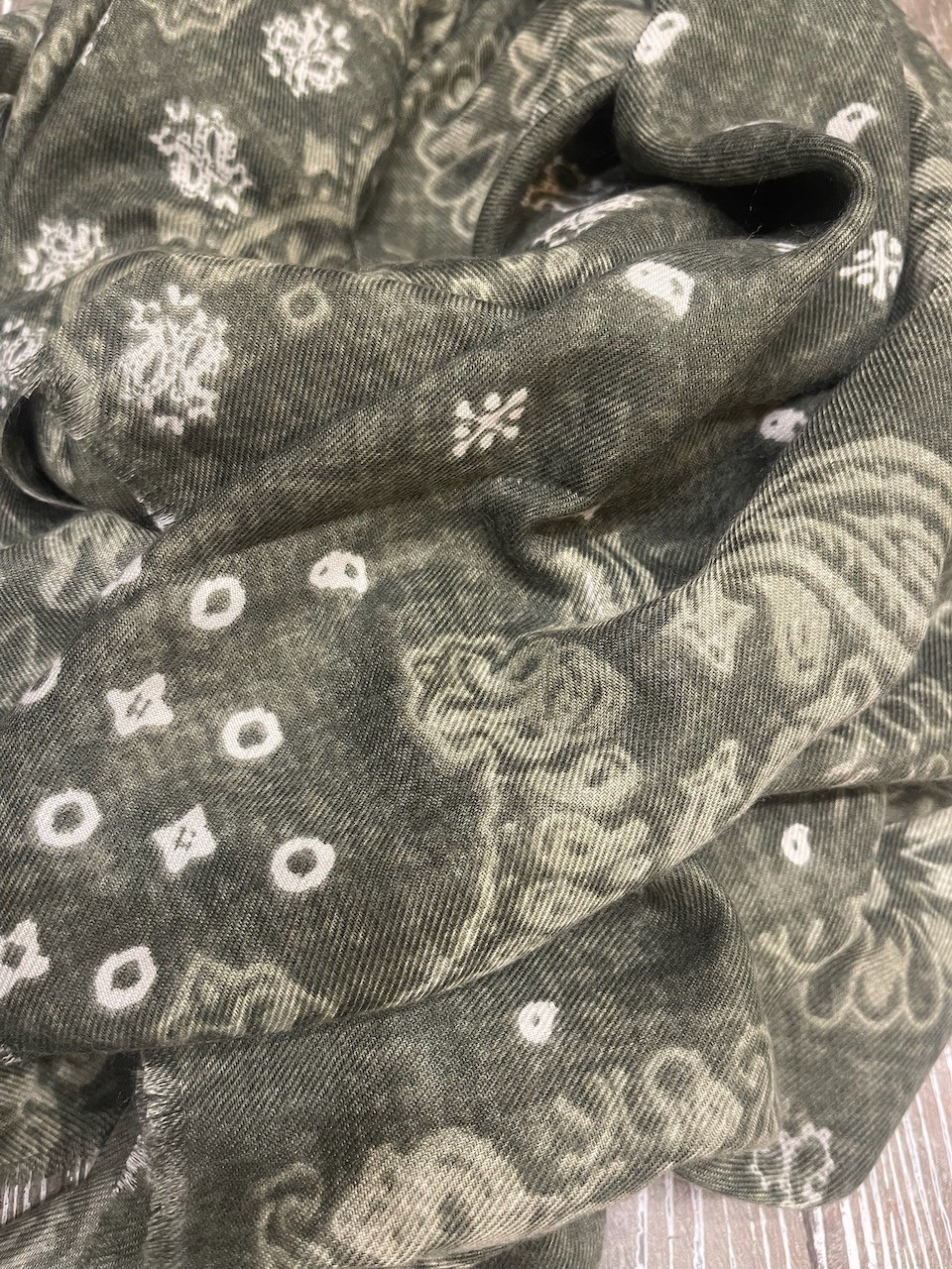 Foulard rectangle kaki