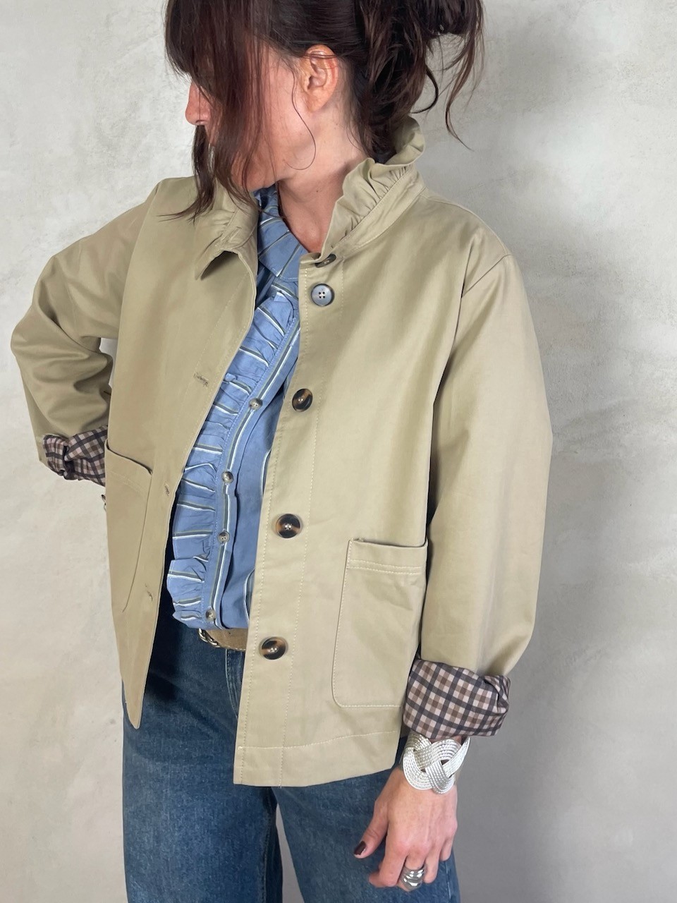 Trench col volant