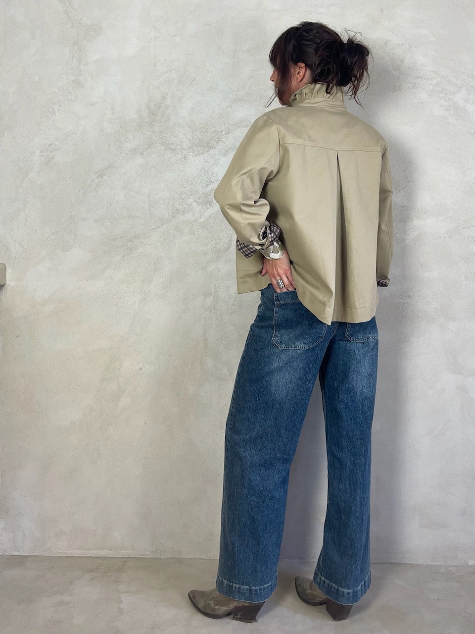 Trench col volant