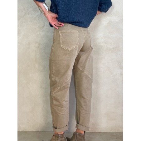 Jean taille haute coutures apparentes