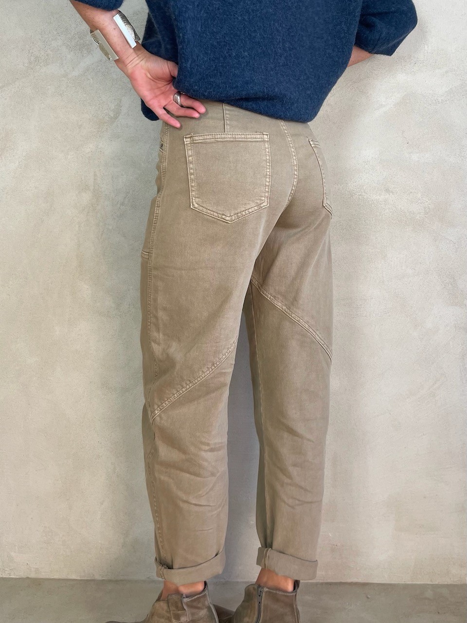 Jean taille haute coutures apparentes
