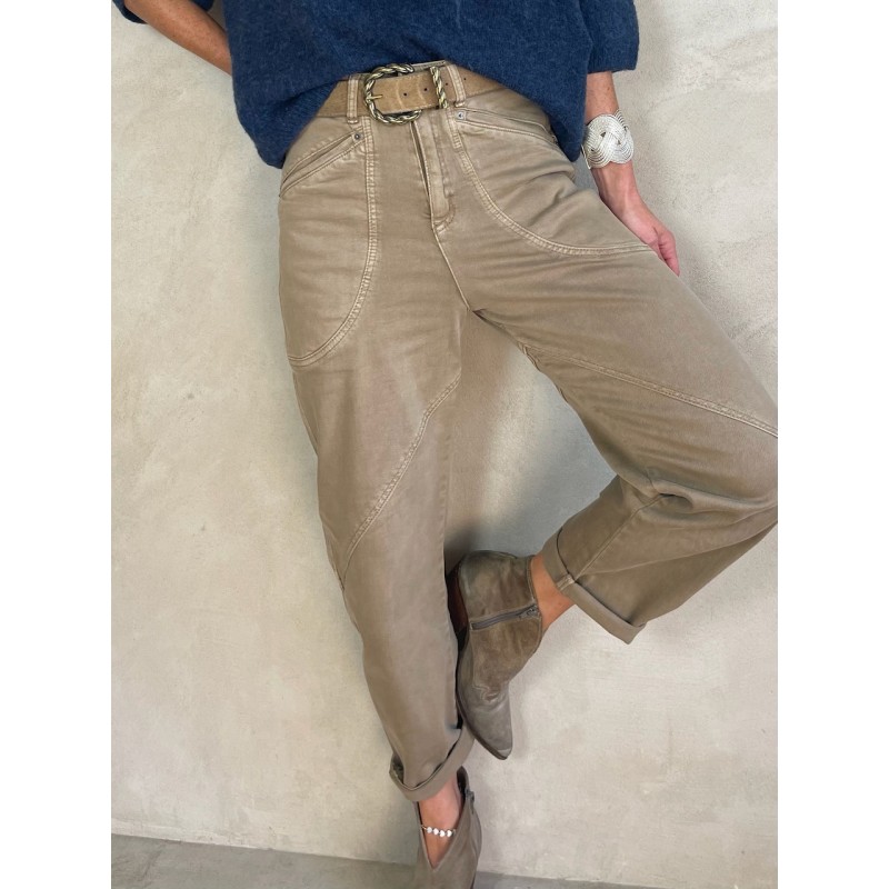 Jean taille haute coutures apparentes