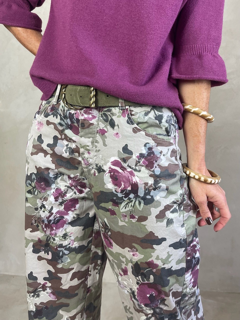 Pantalon en toile Army et Fleurs