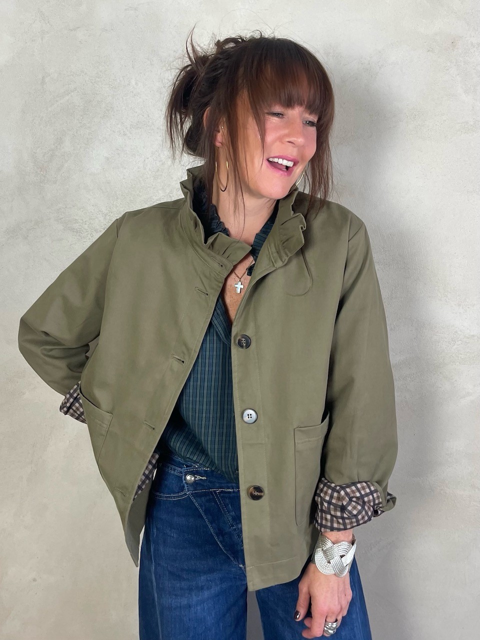 Trench col volant