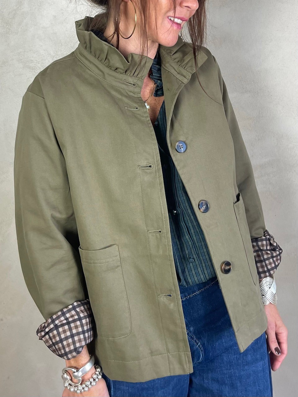 Trench col volant