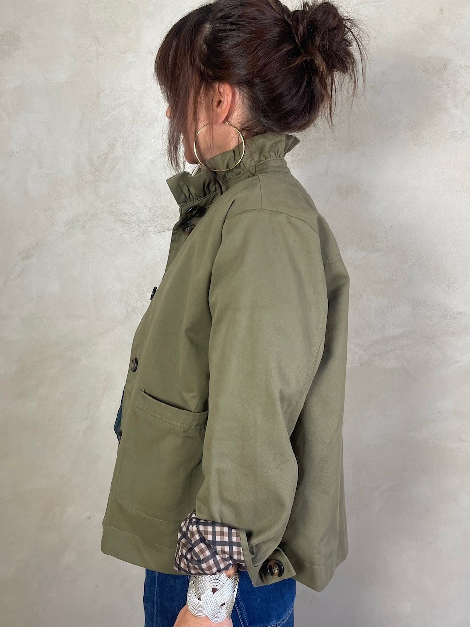 Trench col volant