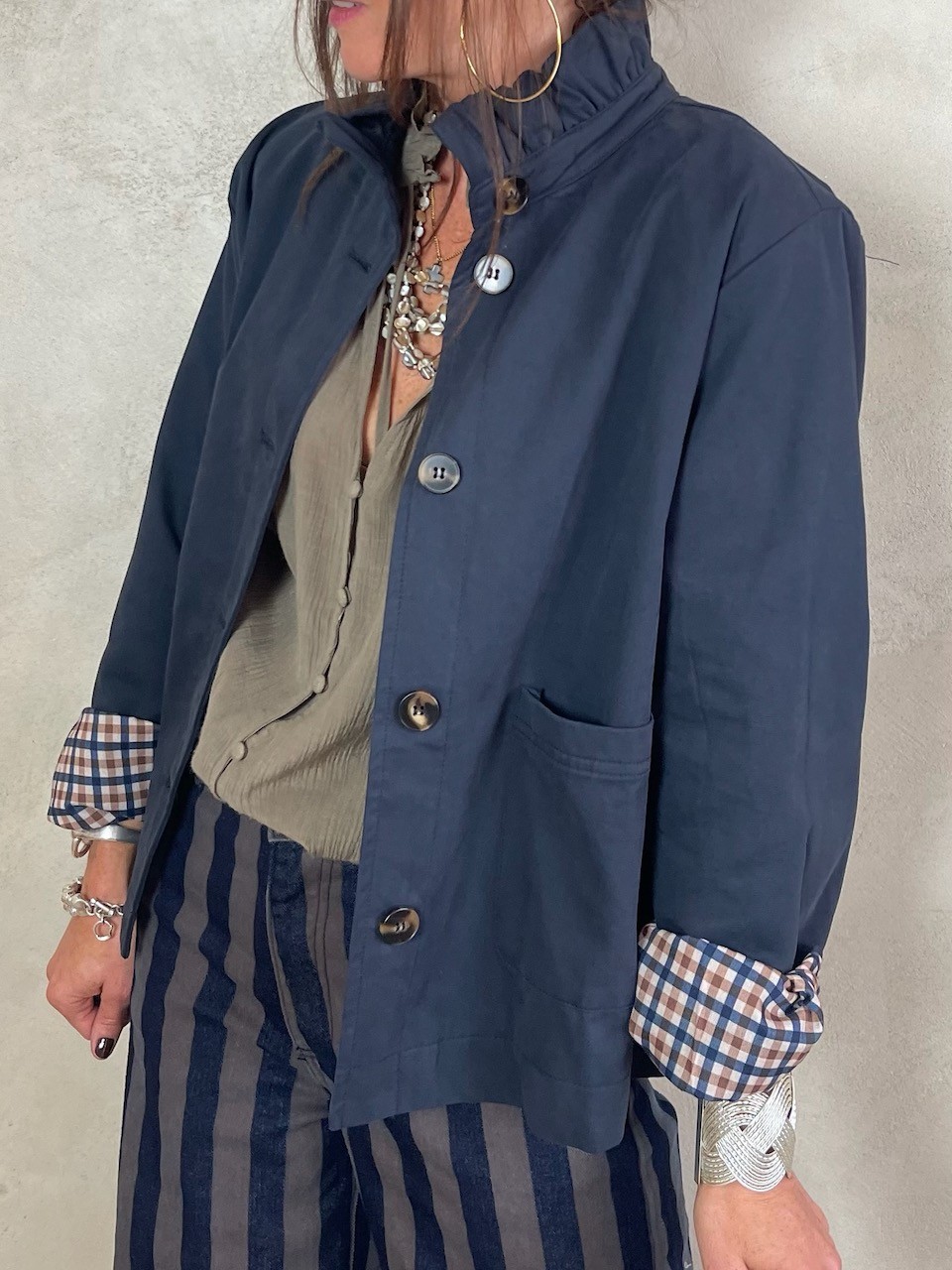 Trench col volant