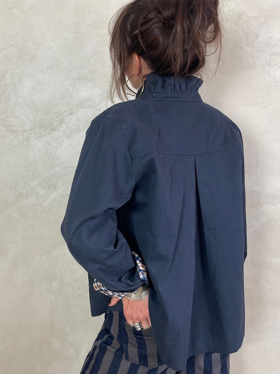 Trench col volant