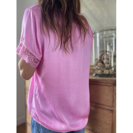 Top dentelle rose bonbon