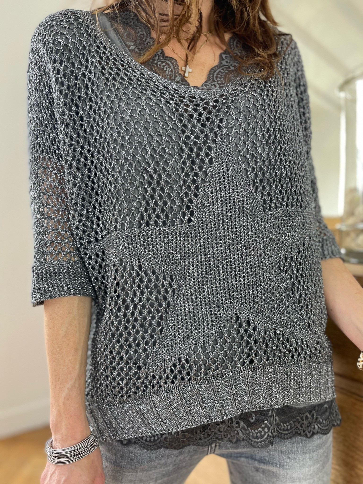 Pull maille ajourée grise
