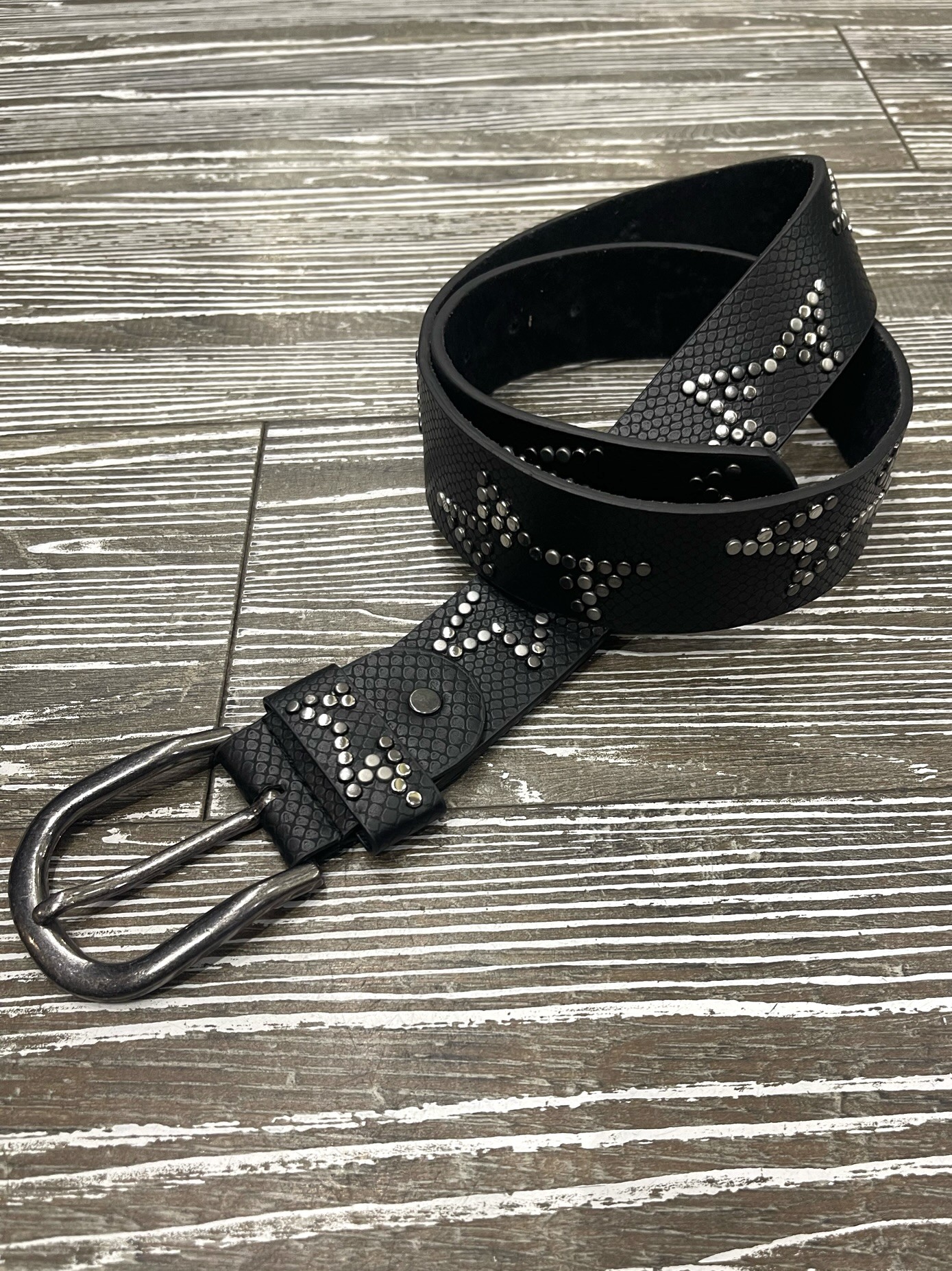 Ceinture clous étoile noire