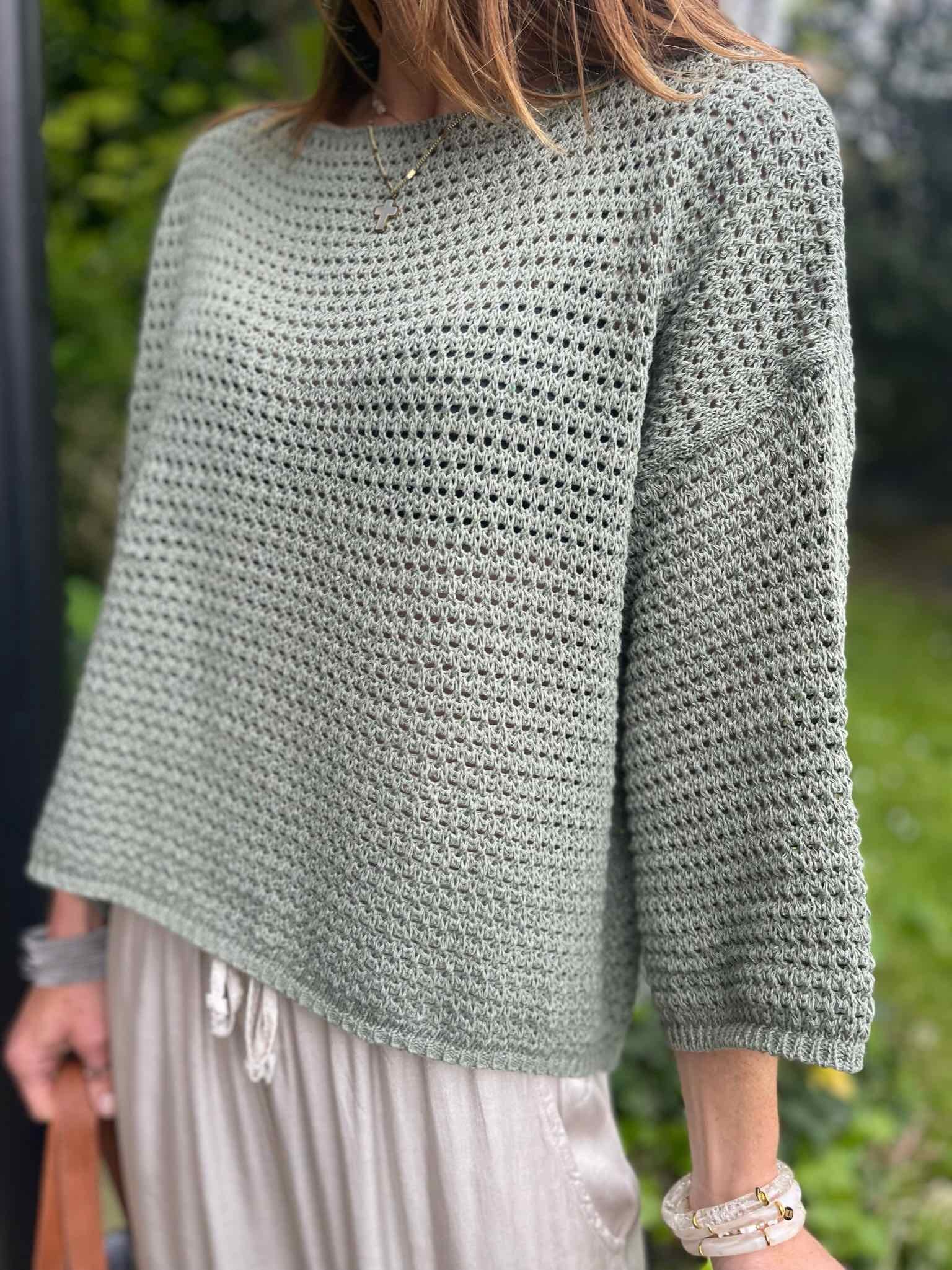 Pull crochet kaki