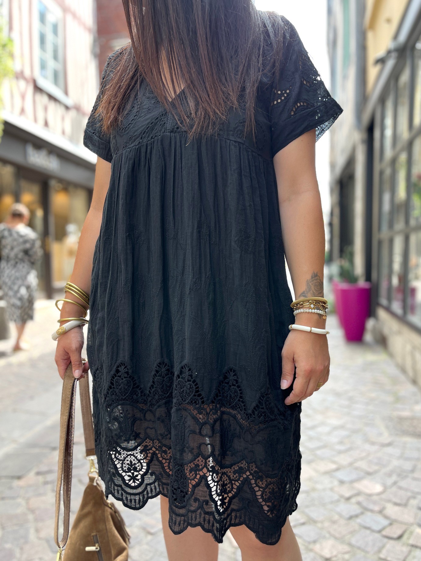 Robe broderie noire