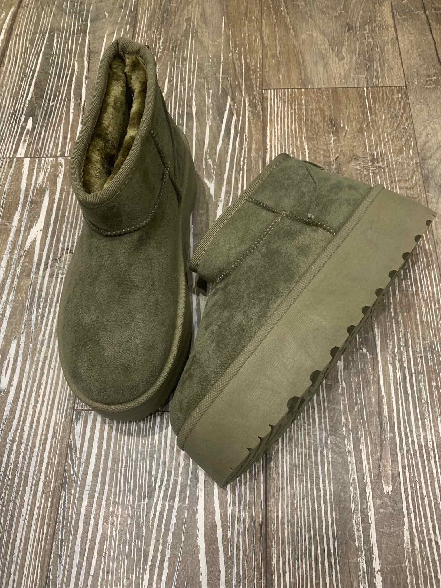 Mini boots fourrées kaki